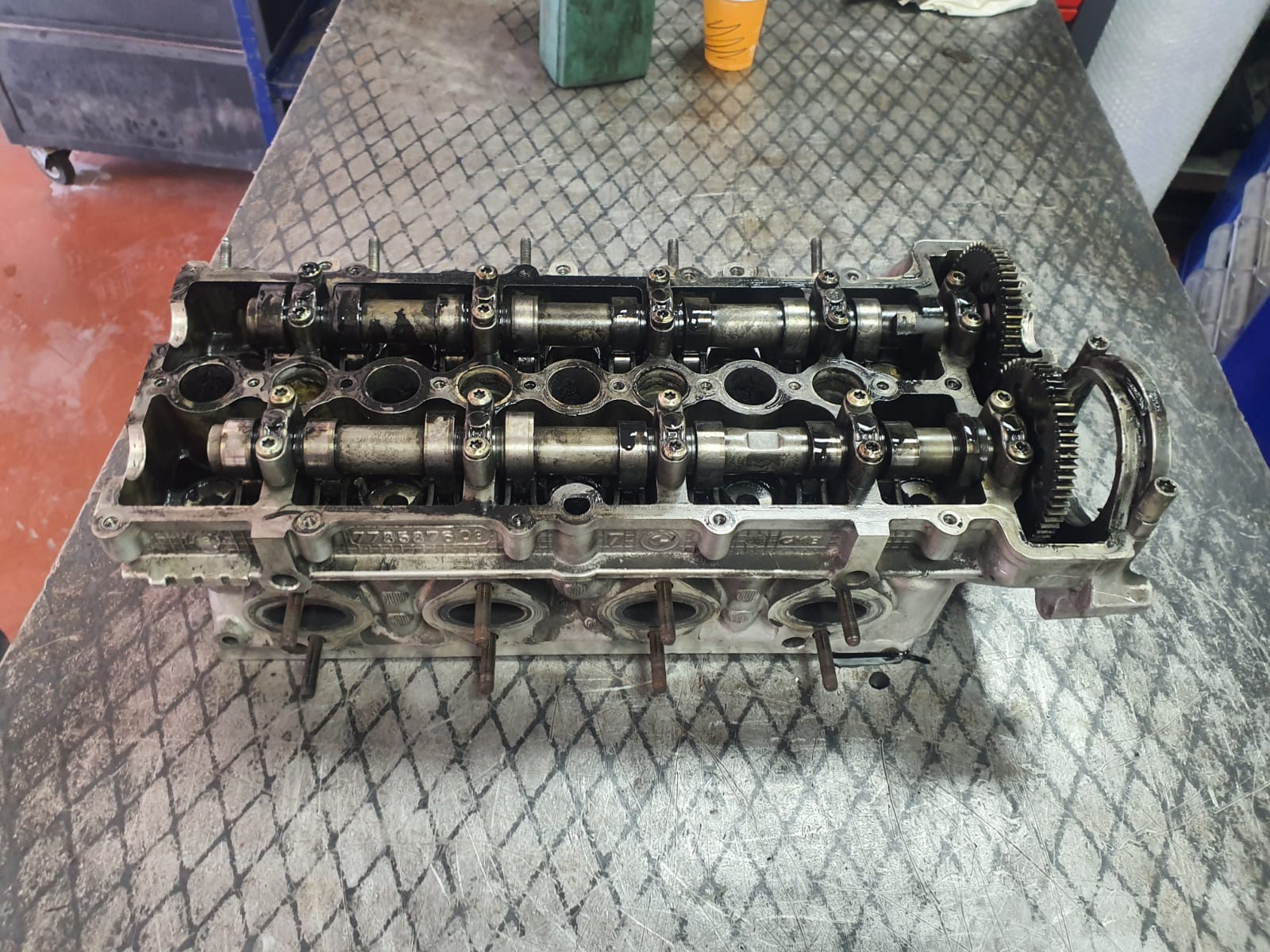 BMW M47 N2 E60 E90 SİLİNDİR KAPAK 7785876
